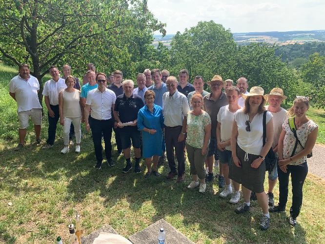 Gruppenfoto Teilnehmer Streuobstwiesengang