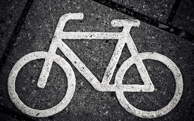 Fahrradzeichnung auf Straße
