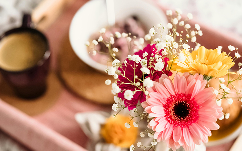 Frühstück auf Tisch