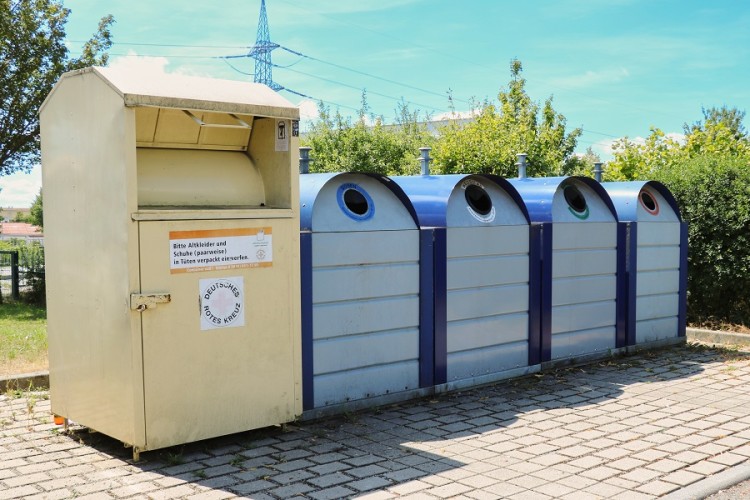 Symbolbild Kleidercontainer Symbolbild Kleidercontainer