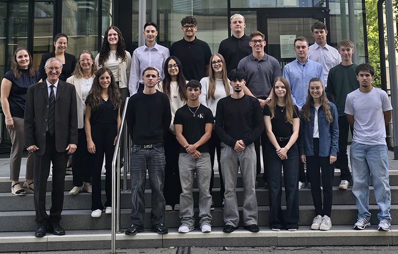 Gruppenfoto der neuen Azubis