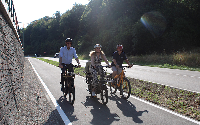 Radfahrer auf Radweg